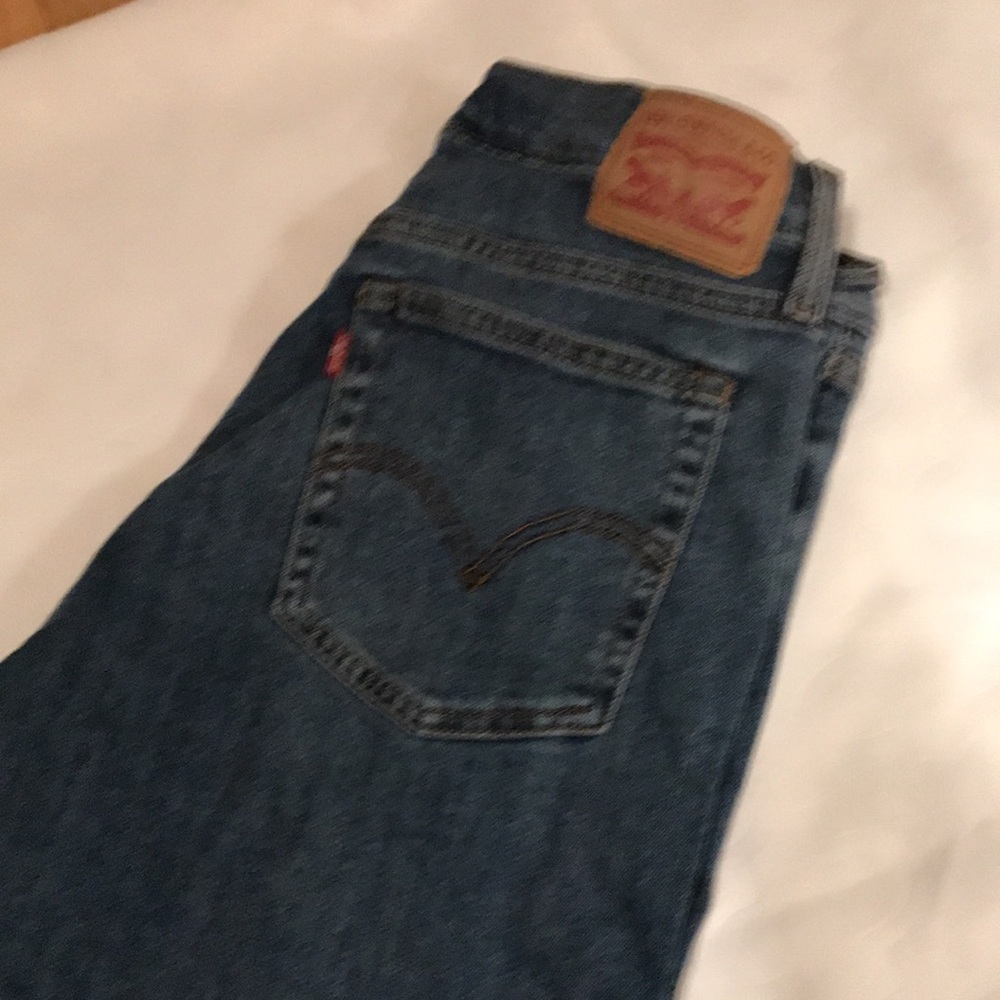Levi’s - Picture 3 of 4